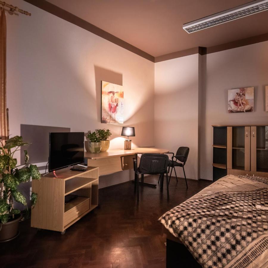 Ústí nad Labem Penzion Komtesa מראה חיצוני תמונה